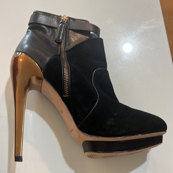 Black booties BCBG - Picture 2 of 3